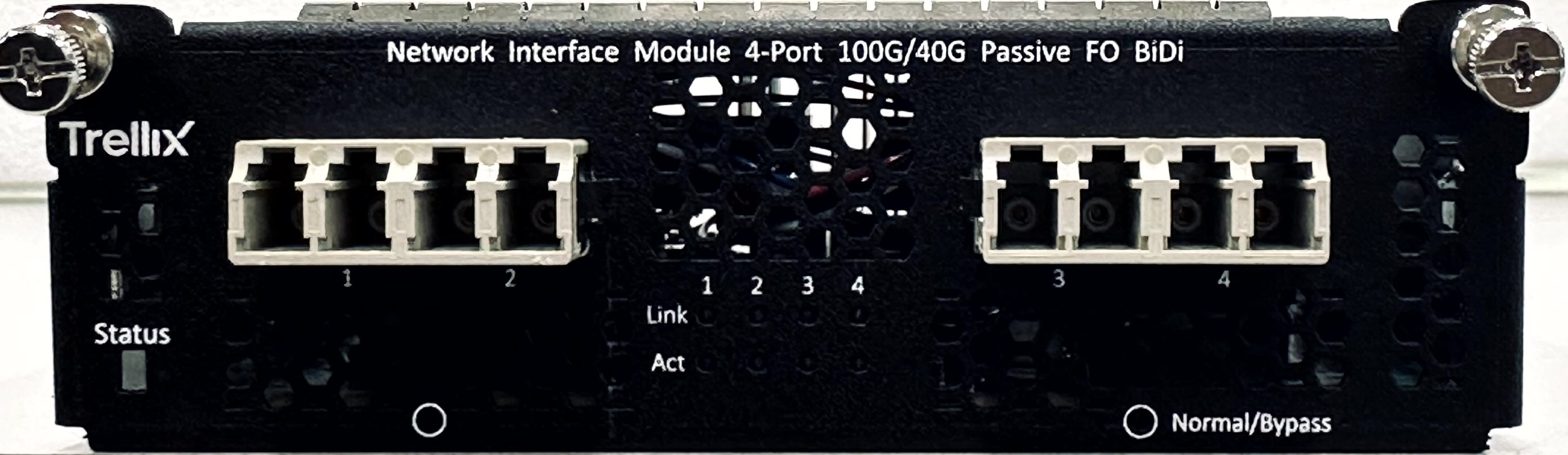 4-port 100/40 Gigabit BiDi with internal fail-open interface module