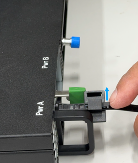 Powercablelock_2.PNG