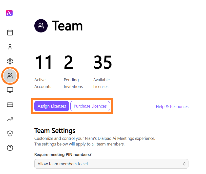 Team management interface showing active accounts and license options for users.