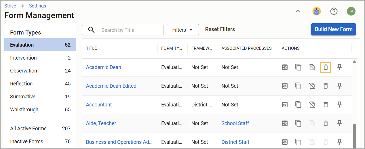 Form management interface with the Delete icon highlighted.